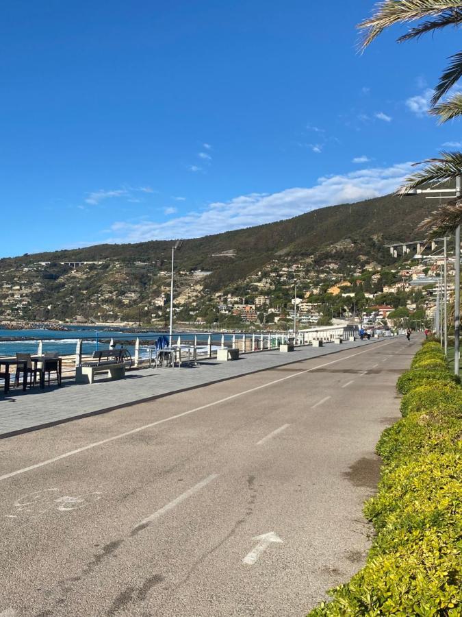 Apartamento Casa Di Vavi Ospedaletti Exterior foto